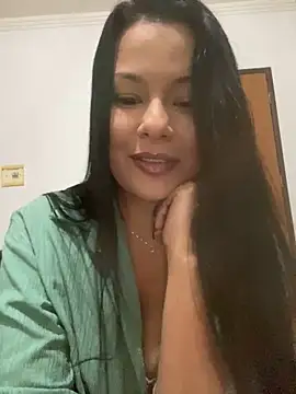 PaolaLuiza online show from October 3, 2025, 12:03 am