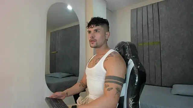 thiago luxx online show from September 11, 2025, 8:09 pm