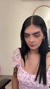 Snapshot of AliceRitter chatting on June 4, 2026, 10:36 pm AliceRitter online show from June 4, 2026, 10:36 pm