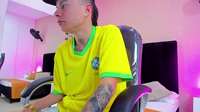 Nascary Fox online show from November 29, 2025, 7:58 pm