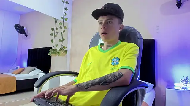 Nascary Fox online show from November 16, 2025, 1:27 pm