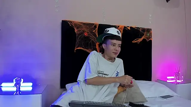 Nascary Fox online show from October 2, 2025, 7:50 pm