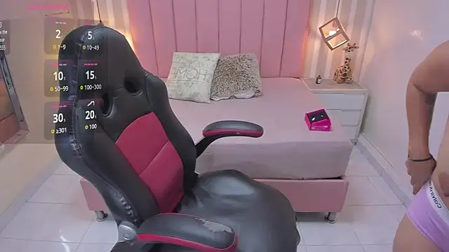 Snapshot of KATIAMOSS1 chatting on October 24, 2025, 12:15 pm KATIAMOSS1 online show from October 24, 2025, 12:15 pm