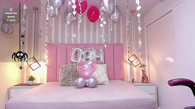 Snapshot of KATIAMOSS1 chatting on October 29, 2025, 12:26 pm KATIAMOSS1 online show from October 29, 2025, 12:26 pm