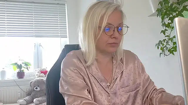 Linsy Kim online show from March 12, 2026, 8:29 am