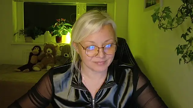 Linsy Kim online show from March 19, 2026, 12:32 am