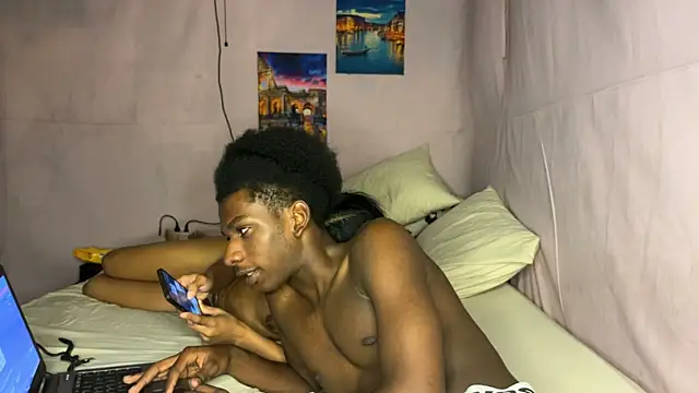 Snapshot of SpicyLolaX_NightDrip chatting on September 16, 2025, 3:40 am SpicyLolaX NightDrip online show from September 16, 2025, 3:40 am