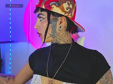 Adamsniki online show from September 15, 2025, 4:13 am
