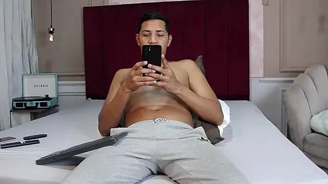 JoaoSalgado online show from October 12, 2025, 6:20 pm