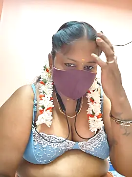 Snapshot of bakyasree143 chatting on February 18, 2026, 7:43 pm bakyasree143 online show from February 18, 2026, 7:43 pm