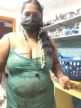 Snapshot of bakyasree143 chatting on October 14, 2025, 12:55 am bakyasree143 online show from October 14, 2025, 12:55 am