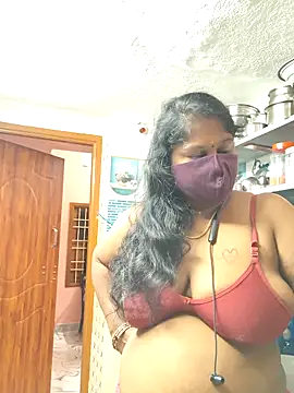 Snapshot of bakyasree143 chatting on February 16, 2026, 8:40 pm bakyasree143 online show from February 16, 2026, 8:40 pm