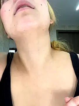 MellanyStorm online show from November 11, 2025, 12:33 pm