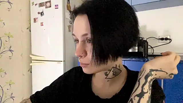 CandaceBlaze online show from November 5, 2025, 8:01 pm