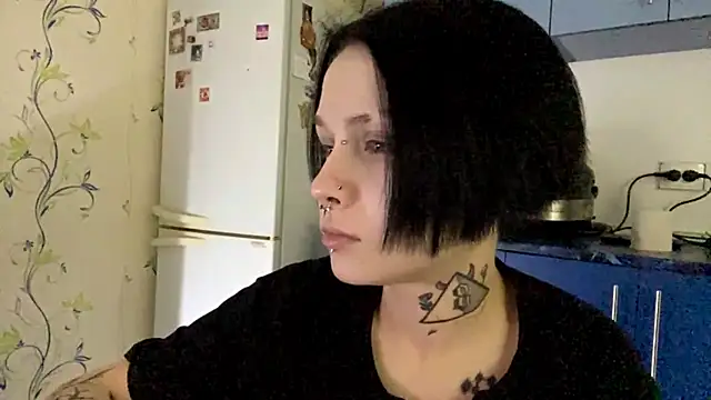 CandaceBlaze online show from November 13, 2025, 8:24 pm