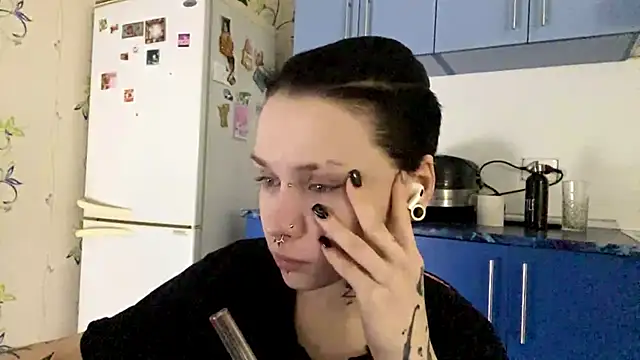 CandaceBlaze online show from November 4, 2025, 8:12 pm