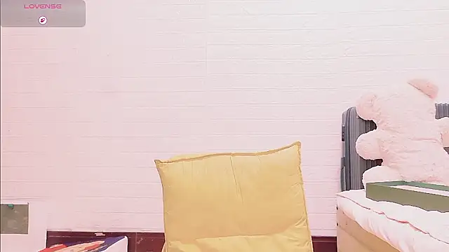 marina-cutegirll online show from February 24, 2026, 1:01 pm