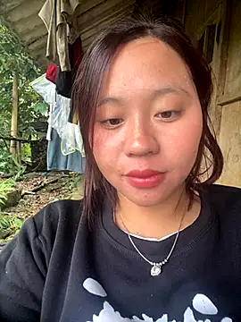 Snapshot of maianhcute chatting on October 29, 2025, 8:35 am maianhcute online show from October 29, 2025, 8:35 am