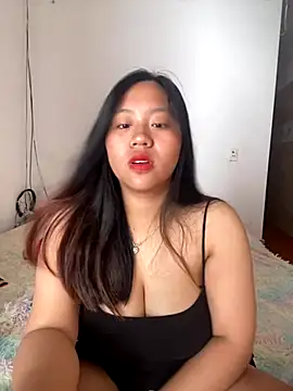 Snapshot of maianhcute chatting on October 15, 2025, 12:42 am maianhcute online show from October 15, 2025, 12:42 am