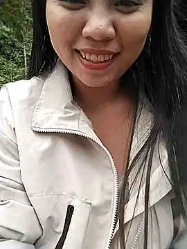 venu00 online show from November 21, 2025, 3:05 am