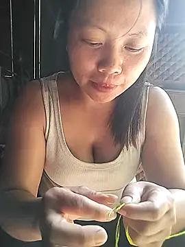 venu00 online show from April 3, 2026, 2:51 am