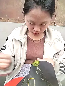 venu00 online show from February 11, 2026, 3:28 am