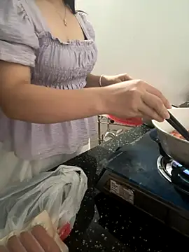 Snapshot of kem_2000 chatting on October 4, 2025, 3:35 pm kem 2000 online show from October 4, 2025, 3:35 pm