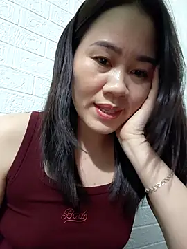 Snapshot of Singlemom69x chatting on October 23, 2025, 1:21 pm Singlemom69x online show from October 23, 2025, 1:21 pm