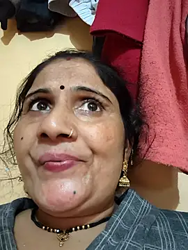 Snapshot of Rakhi99x chatting on October 22, 2025, 5:01 pm Rakhi99x online show from October 22, 2025, 5:01 pm