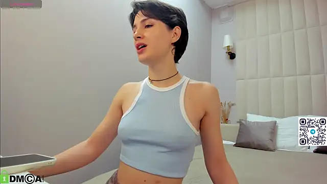 Snapshot of Adeline_Perle chatting on September 27, 2025, 3:12 am Adeline Perle online show from September 27, 2025, 3:12 am