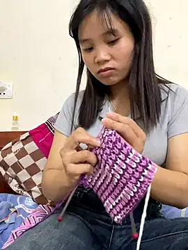 Snapshot of Ngoc-bbi chatting on October 19, 2025, 1:03 pm Ngoc-bbi online show from October 19, 2025, 1:03 pm