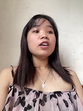 Snapshot of Ngoc-bbi chatting on October 17, 2025, 4:16 am Ngoc-bbi online show from October 17, 2025, 4:16 am