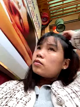 Snapshot of Ngoc-bbi chatting on September 30, 2025, 5:13 am Ngoc-bbi online show from September 30, 2025, 5:13 am