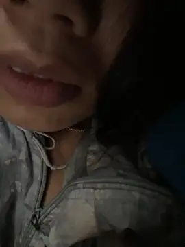 Snapshot of Ngoc-bbi chatting on October 25, 2025, 6:01 am Ngoc-bbi online show from October 25, 2025, 6:01 am