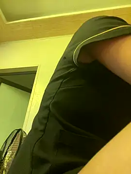 Snapshot of Ngoc-bbi chatting on September 19, 2025, 12:09 pm Ngoc-bbi online show from September 19, 2025, 12:09 pm