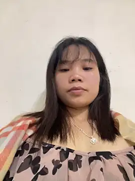 Snapshot of Ngoc-bbi chatting on October 6, 2025, 2:40 pm Ngoc-bbi online show from October 6, 2025, 2:40 pm