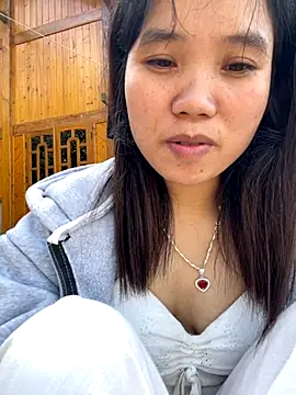 Snapshot of Ngoc-bbi chatting on November 7, 2025, 4:06 am Ngoc-bbi online show from November 7, 2025, 4:06 am