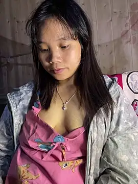 Snapshot of Ngoc-bbi chatting on October 24, 2025, 4:39 pm Ngoc-bbi online show from October 24, 2025, 4:39 pm