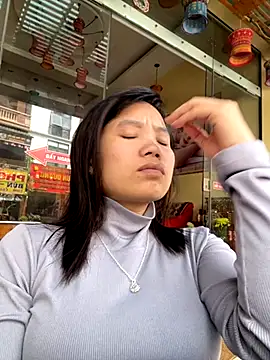 Snapshot of Ngoc-bbi chatting on September 17, 2025, 6:04 am Ngoc-bbi online show from September 17, 2025, 6:04 am