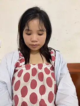 Snapshot of Ngoc-bbi chatting on October 16, 2025, 10:45 am Ngoc-bbi online show from October 16, 2025, 10:45 am