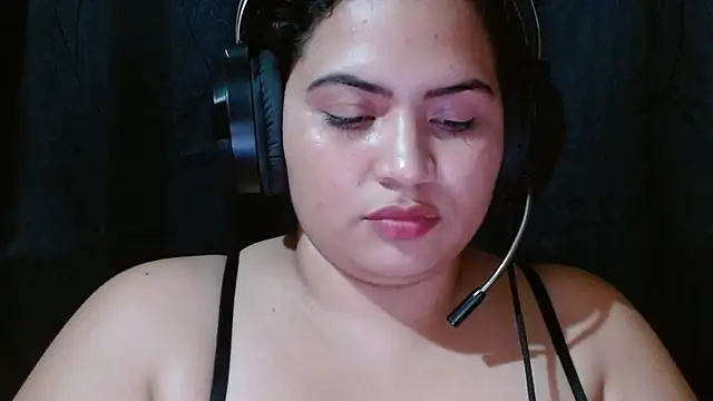 coco curvy online show from April 17, 2026, 9:17 pm