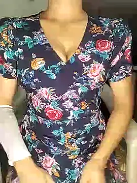 Savita2310 online show from November 19, 2025, 6:52 pm