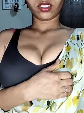 Savita2310 online show from December 15, 2025, 6:03 pm