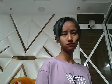 Snapshot of lily_9900 chatting on October 3, 2025, 10:17 am lily 9900 online show from October 3, 2025, 10:17 am