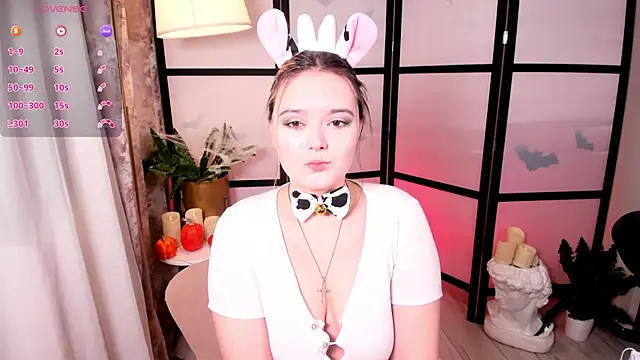 Snapshot of HeyMary chatting on October 30, 2025, 10:02 am HeyMary online show from October 30, 2025, 10:02 am