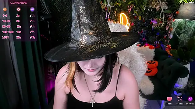 Snapshot of HeyMary chatting on October 29, 2025, 9:41 am HeyMary online show from October 29, 2025, 9:41 am