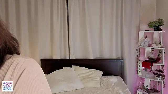 Snapshot of ThuBoppre chatting on October 10, 2025, 5:36 pm ThuBoppre online show from October 10, 2025, 5:36 pm