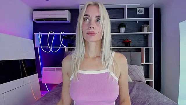 Snapshot of SabrinaSharm chatting on September 24, 2025, 11:39 am SabrinaSharm online show from September 24, 2025, 11:39 am