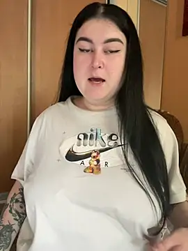 DazzzlingDame online show from June 6, 2026, 4:34 pm