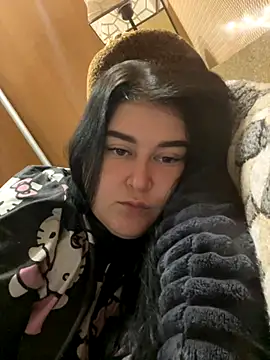 Snapshot of DazzzlingDame chatting on October 8, 2025, 2:18 pm DazzzlingDame online show from October 8, 2025, 2:18 pm